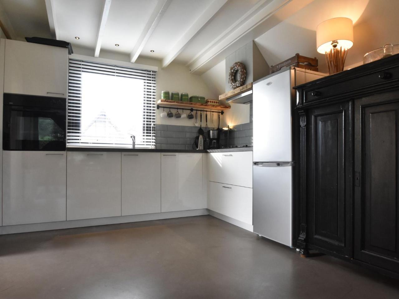 Balmy Holiday Home In Tuitjenhorn With Fenced Garden Εξωτερικό φωτογραφία