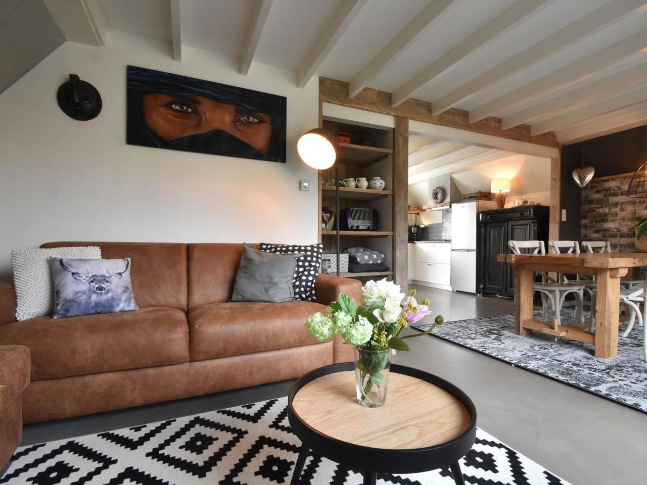 Balmy Holiday Home In Tuitjenhorn With Fenced Garden Εξωτερικό φωτογραφία